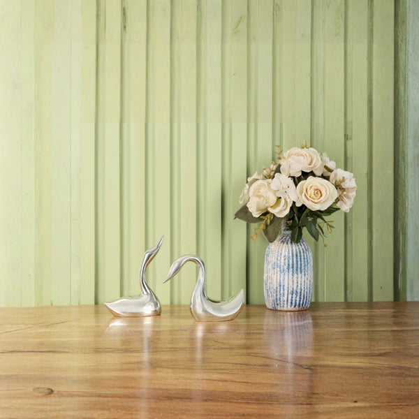 Swan S/2